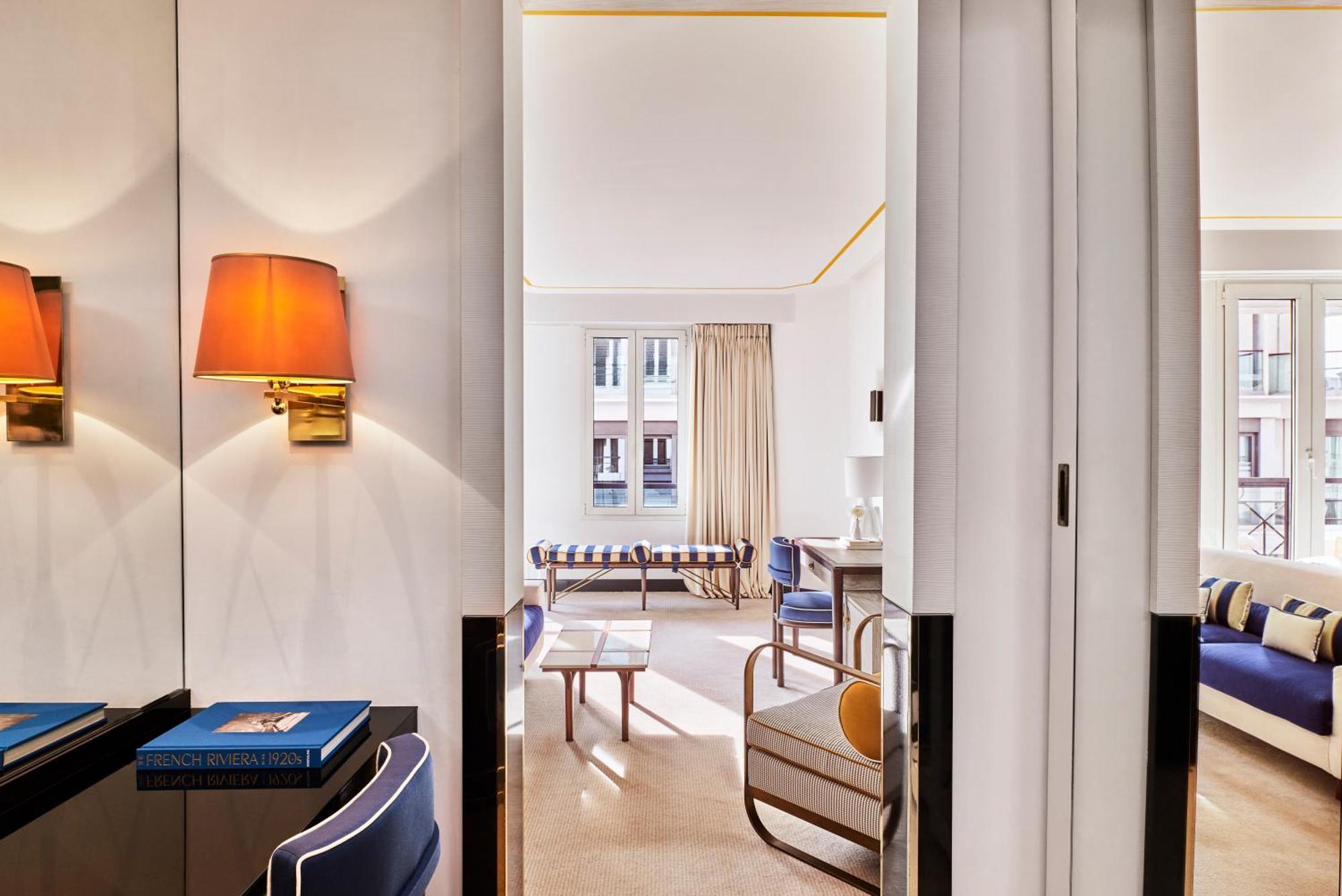 โรงแรมบาริแยร์ เลอ มาเจสติค คานส์ ภายนอก รูปภาพ Interior of the hotel